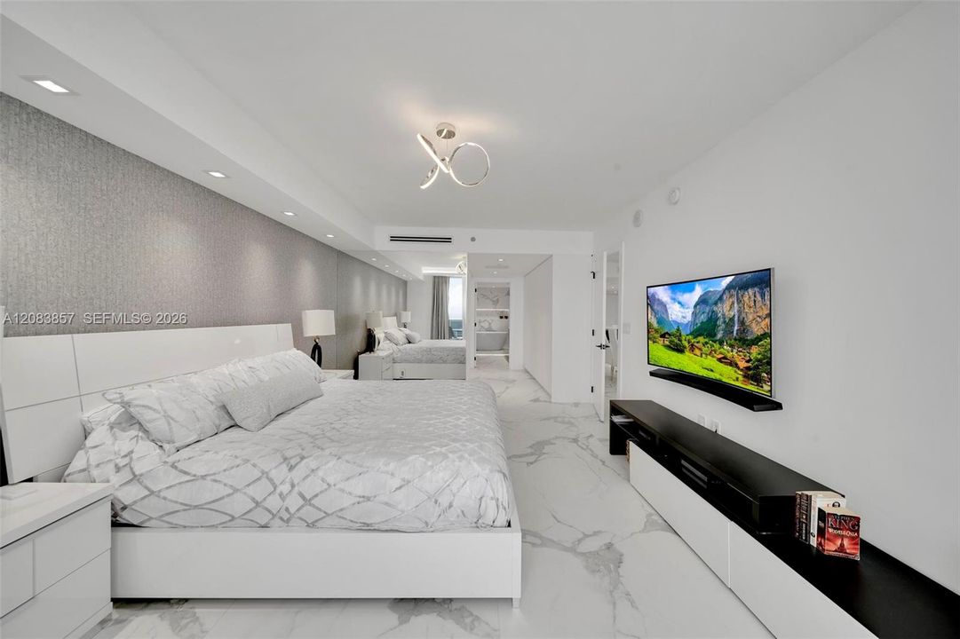 For Rent: $10,000 (3 beds, 3 baths, 1841 Square Feet)