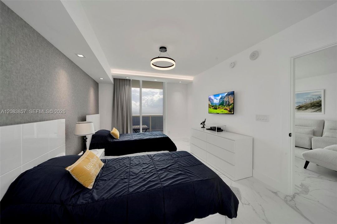 For Rent: $10,000 (3 beds, 3 baths, 1841 Square Feet)