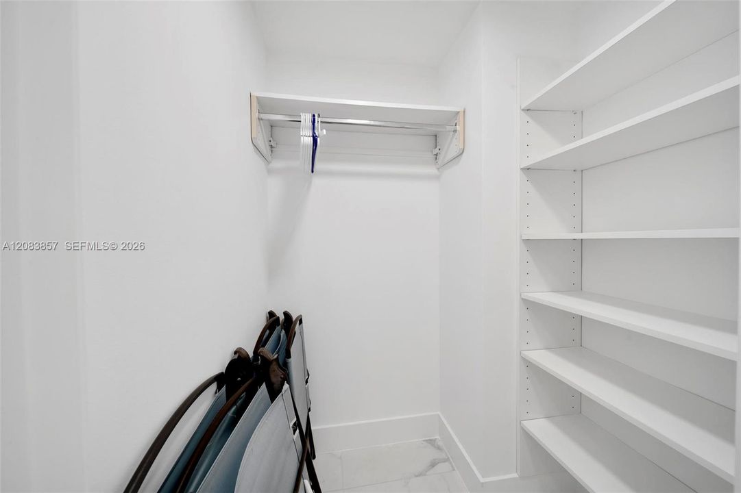 For Rent: $10,000 (3 beds, 3 baths, 1841 Square Feet)