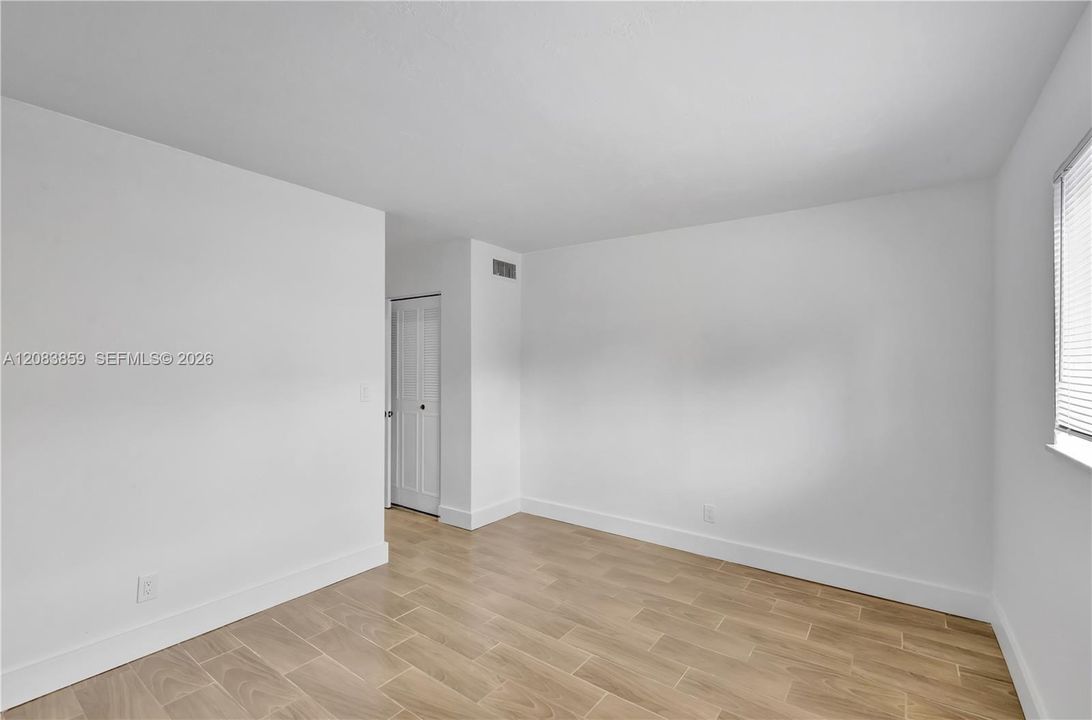 В аренду: $1,850 (1 спален, 1 ванн, 725 Квадратных фут)