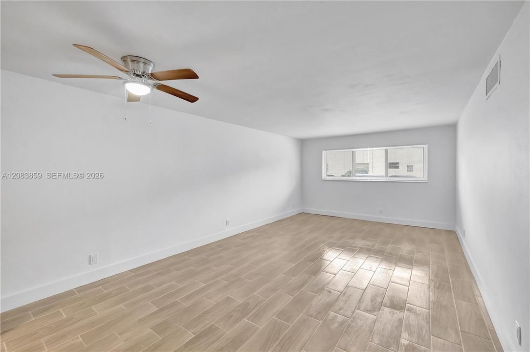 В аренду: $1,850 (1 спален, 1 ванн, 725 Квадратных фут)