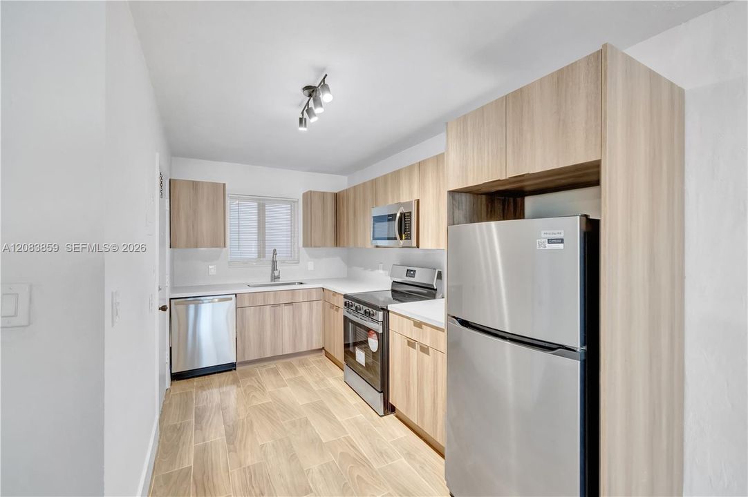 В аренду: $1,850 (1 спален, 1 ванн, 725 Квадратных фут)