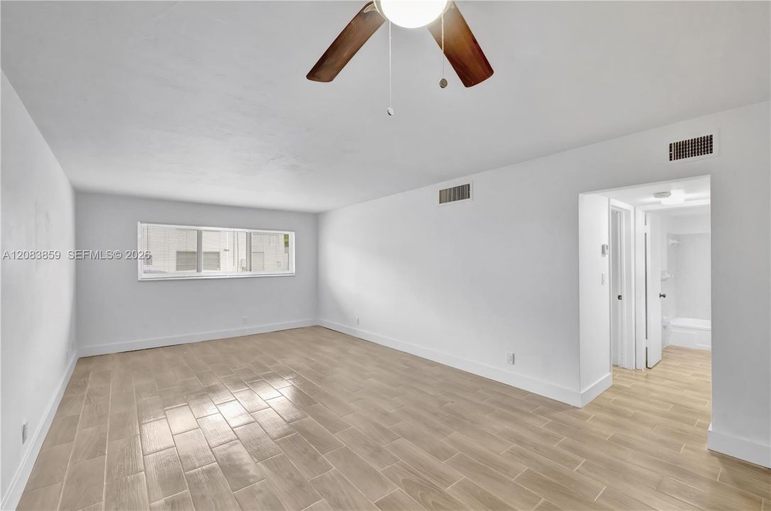 В аренду: $1,850 (1 спален, 1 ванн, 725 Квадратных фут)
