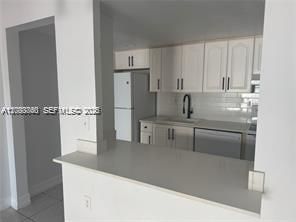 For Rent: $3,450 (2 beds, 2 baths, 964 Square Feet)