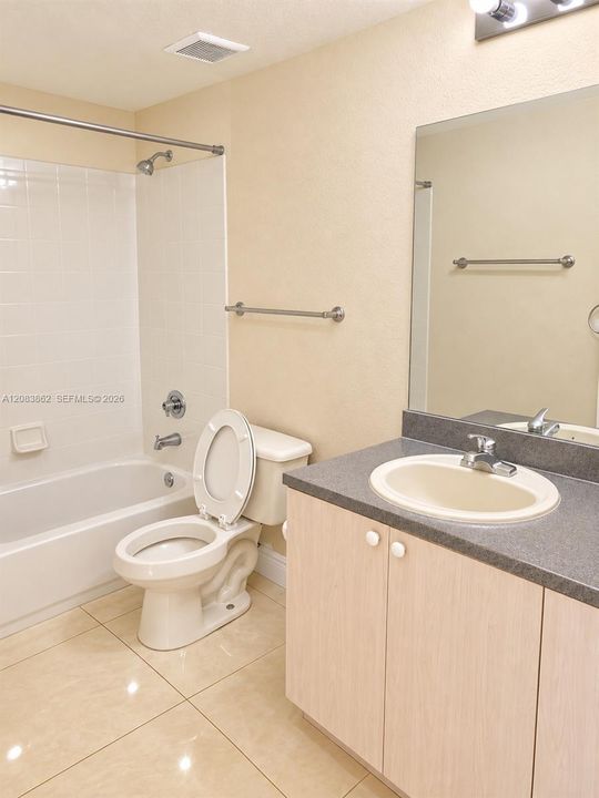For Rent: $1,950 (1 beds, 1 baths, 878 Square Feet)