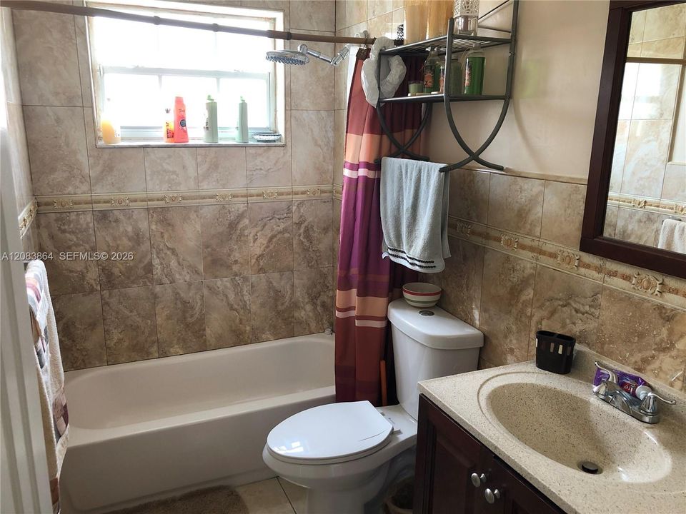 For Rent: $3,000 (3 beds, 2 baths, 1667 Square Feet)
