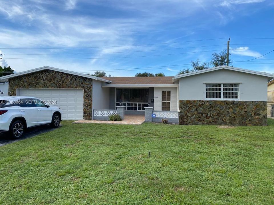 For Rent: $3,000 (3 beds, 2 baths, 1667 Square Feet)
