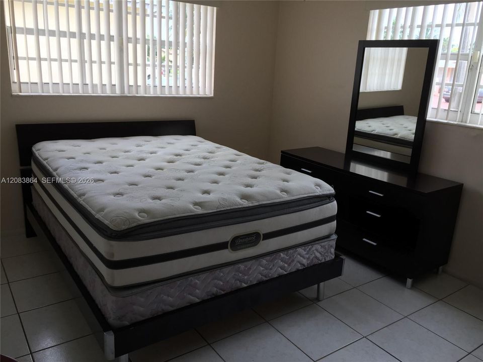For Rent: $3,000 (3 beds, 2 baths, 1667 Square Feet)