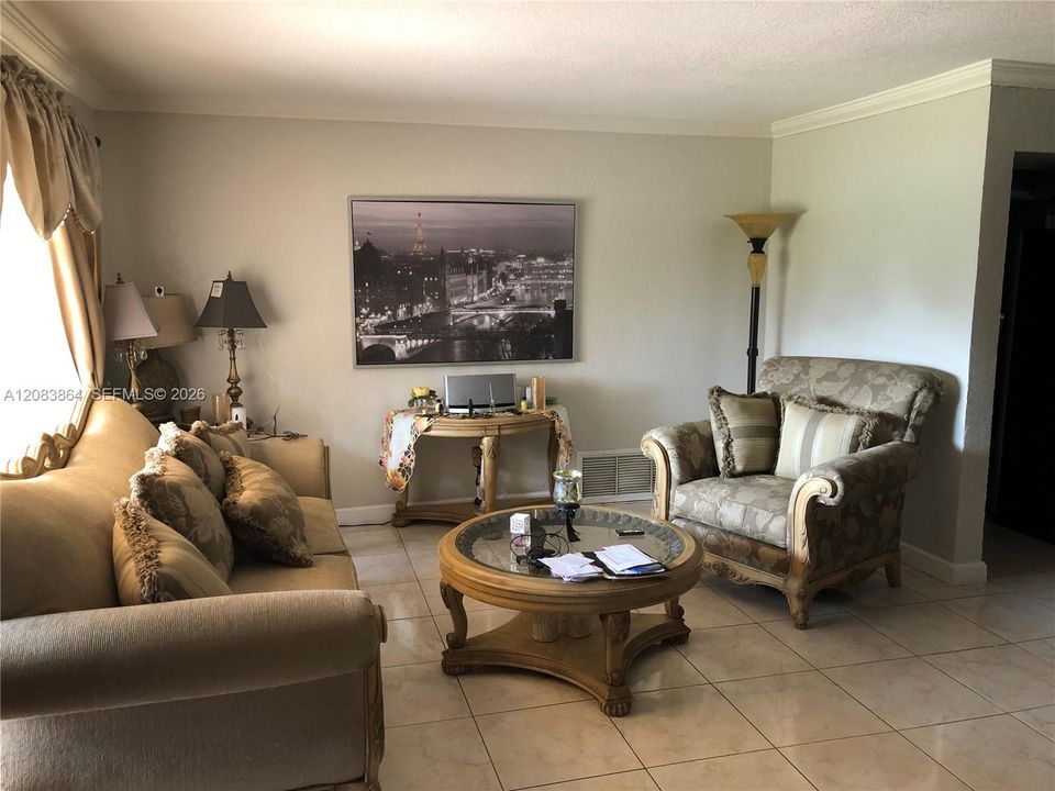 For Rent: $3,000 (3 beds, 2 baths, 1667 Square Feet)
