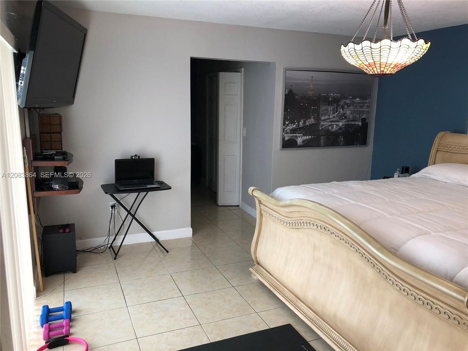 For Rent: $3,000 (3 beds, 2 baths, 1667 Square Feet)