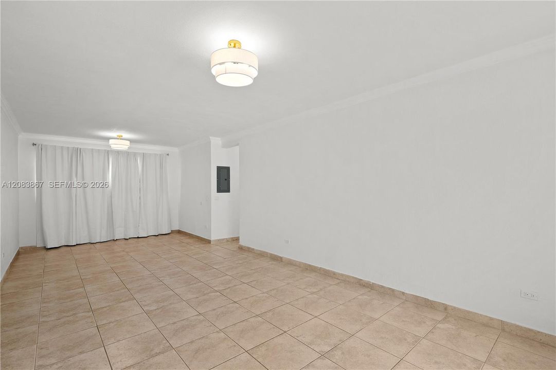 For Rent: $2,350 (1 beds, 1 baths, 750 Square Feet)