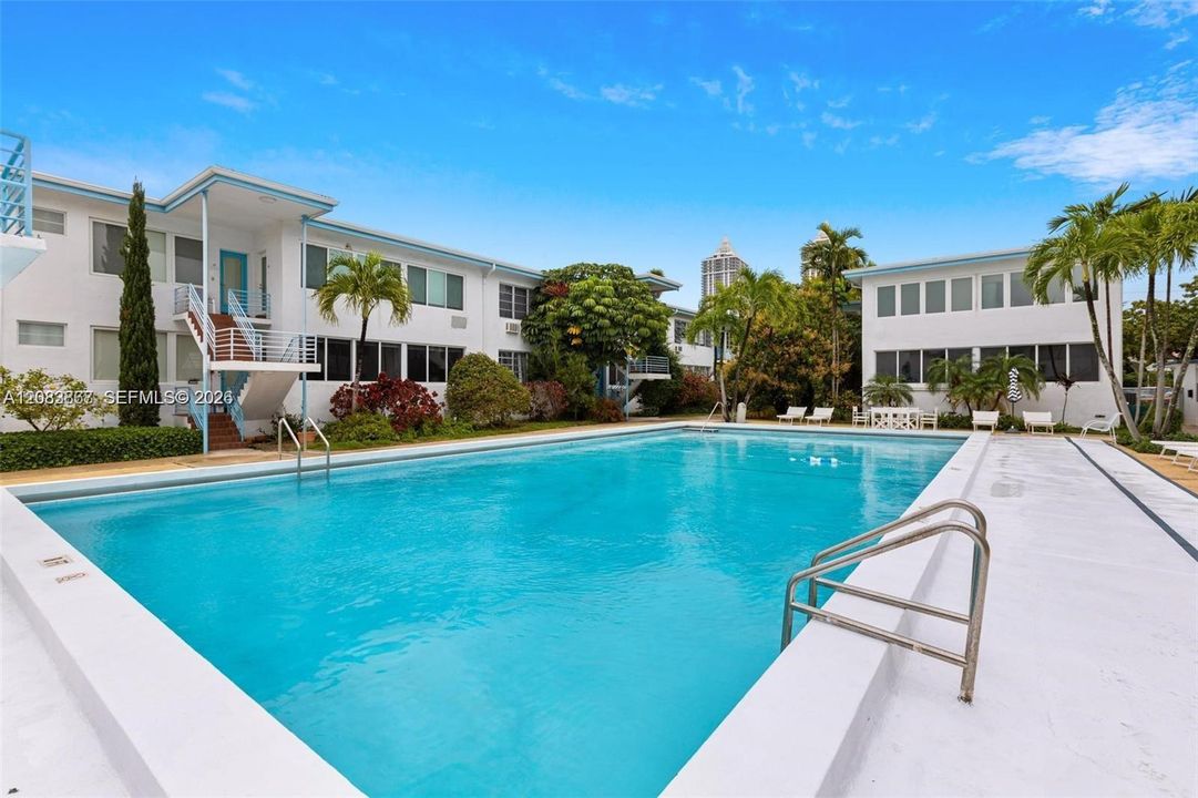 For Rent: $2,350 (1 beds, 1 baths, 750 Square Feet)