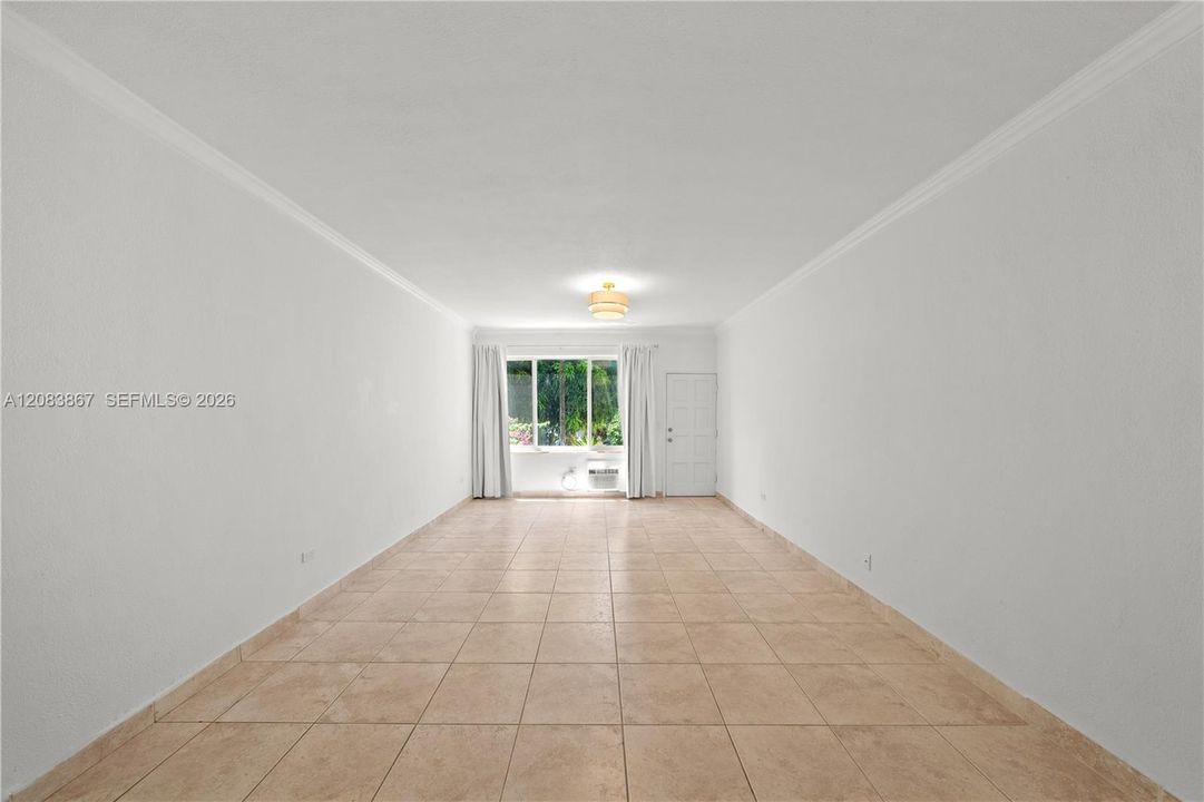 For Rent: $2,350 (1 beds, 1 baths, 750 Square Feet)
