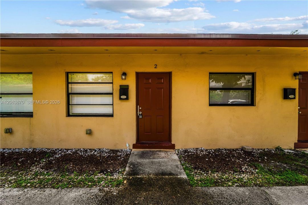 For Rent: $1,500 (2 beds, 1 baths, 2079 Square Feet)