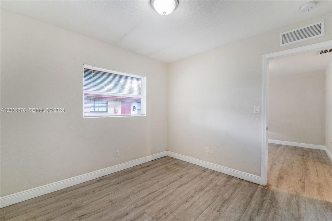 For Rent: $1,500 (2 beds, 1 baths, 2079 Square Feet)