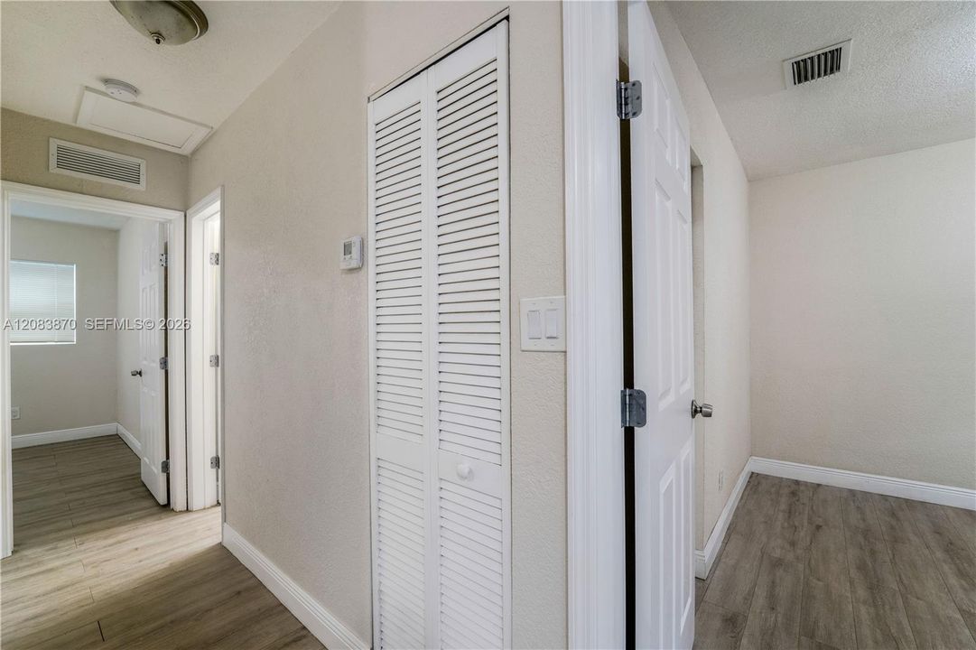 For Rent: $1,500 (2 beds, 1 baths, 2079 Square Feet)