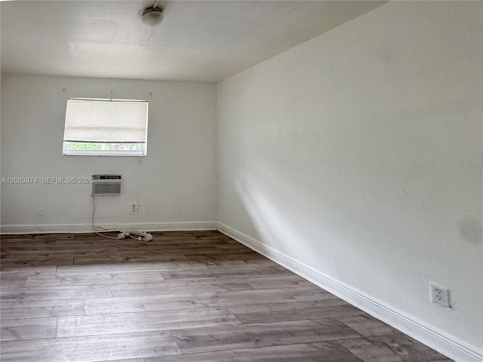 For Rent: $3,500 (9 beds, 3 baths, 3187 Square Feet)