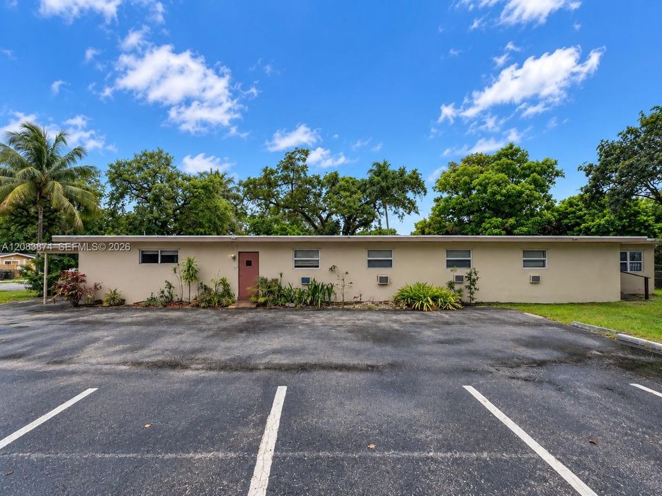 For Rent: $3,500 (9 beds, 3 baths, 3187 Square Feet)