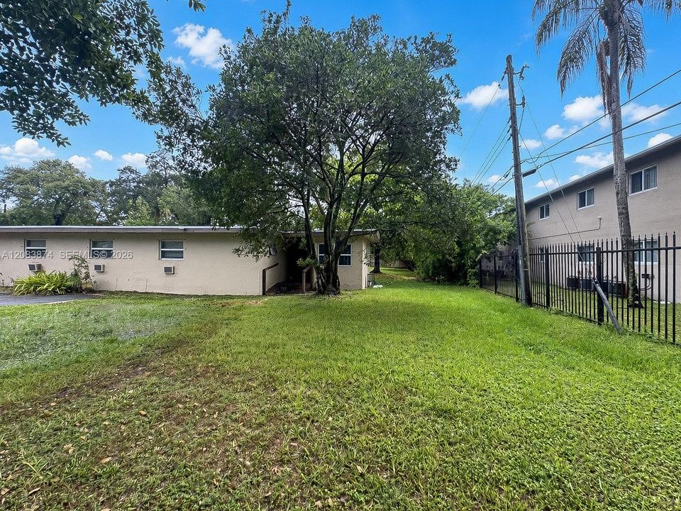 For Rent: $3,500 (9 beds, 3 baths, 3187 Square Feet)