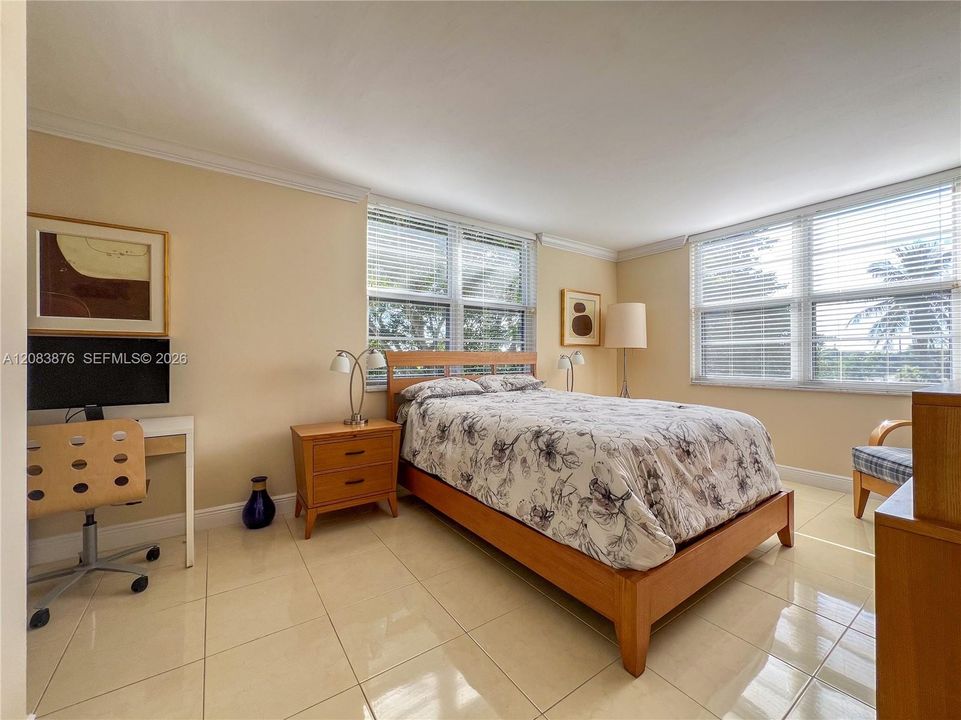 For Rent: $1,650 (1 beds, 1 baths, 800 Square Feet)