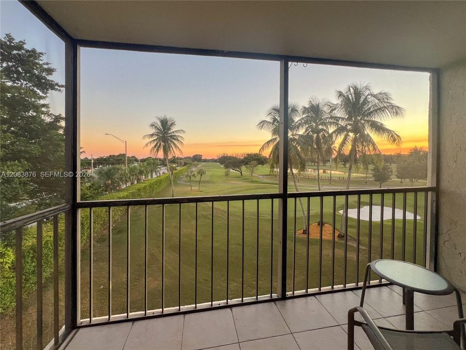 For Rent: $1,650 (1 beds, 1 baths, 800 Square Feet)