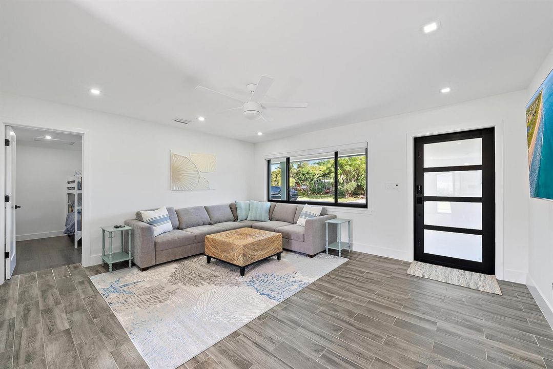 415 Pittsburgh Dr-3