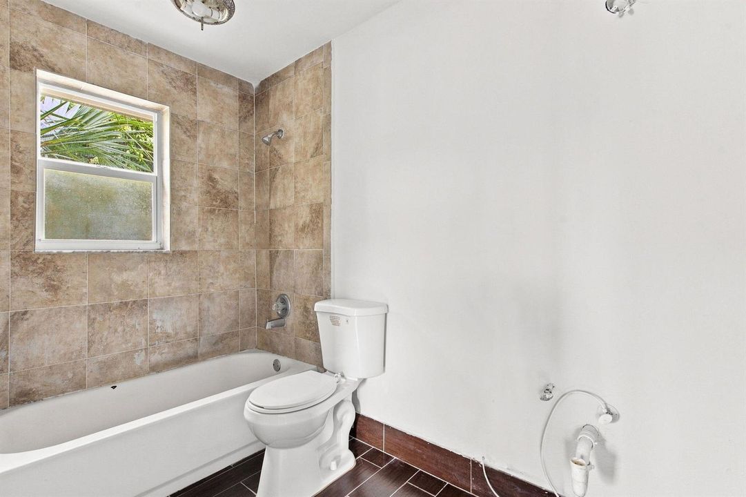 14-web-or-mls-399-sw-14th-st