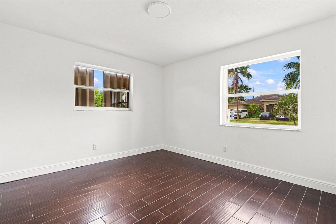15-web-or-mls-399-sw-14th-st