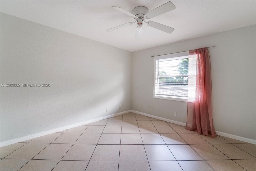 For Rent: $2,300 (2 beds, 1 baths, 1000 Square Feet)