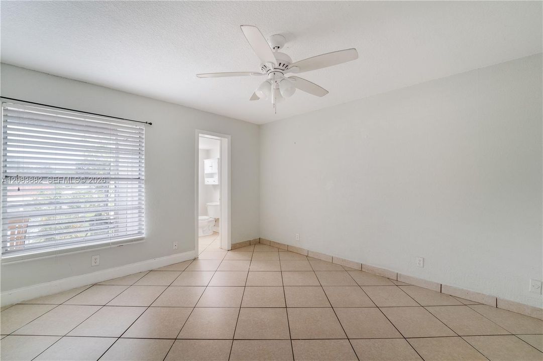 For Rent: $2,300 (2 beds, 1 baths, 1000 Square Feet)