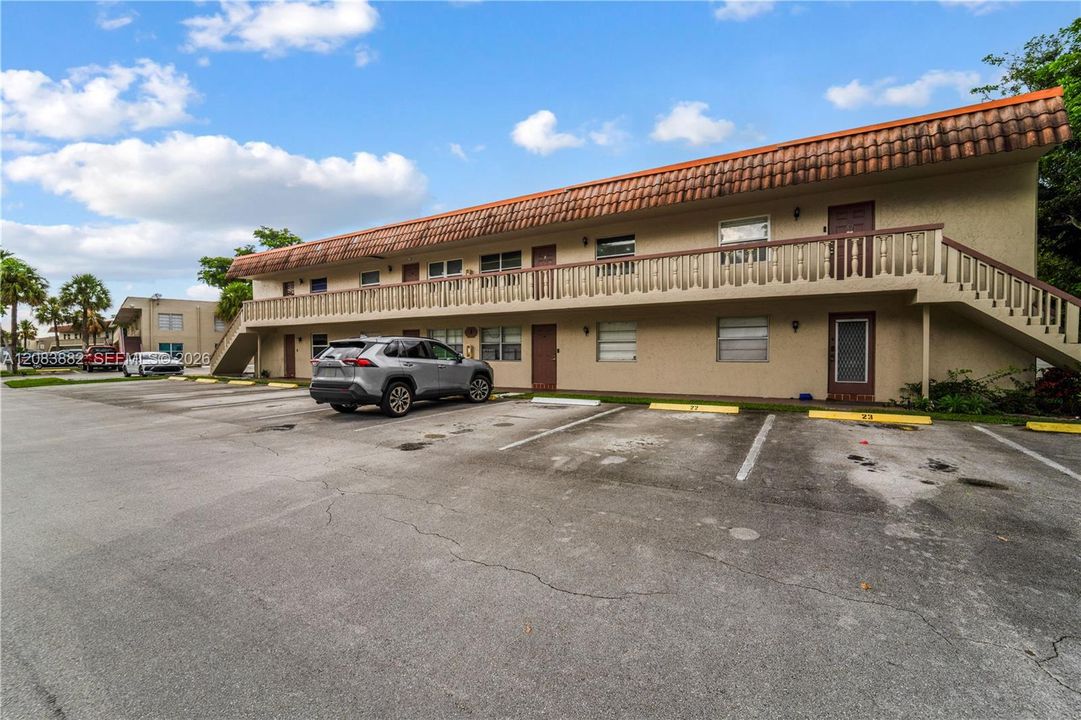 For Rent: $2,300 (2 beds, 1 baths, 1000 Square Feet)