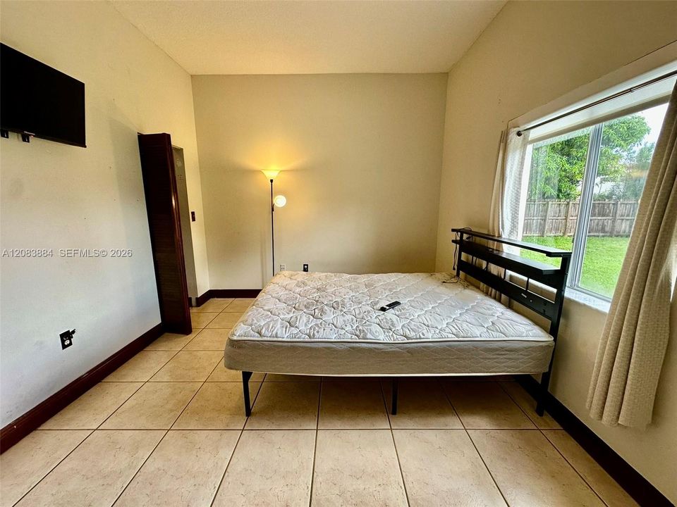 В аренду: $1,100 (1 спален, 1 ванн, 0 Квадратных фут)