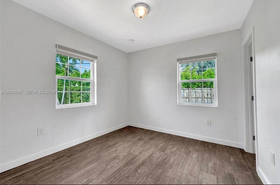 На продажу: $869,999 (4 спален, 2 ванн, 1058 Квадратных фут)