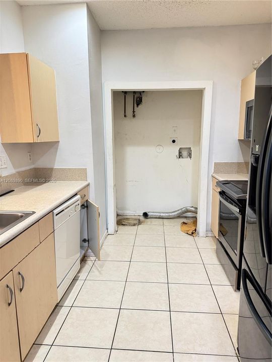 For Sale: $249,000 (2 beds, 2 baths, 1046 Square Feet)