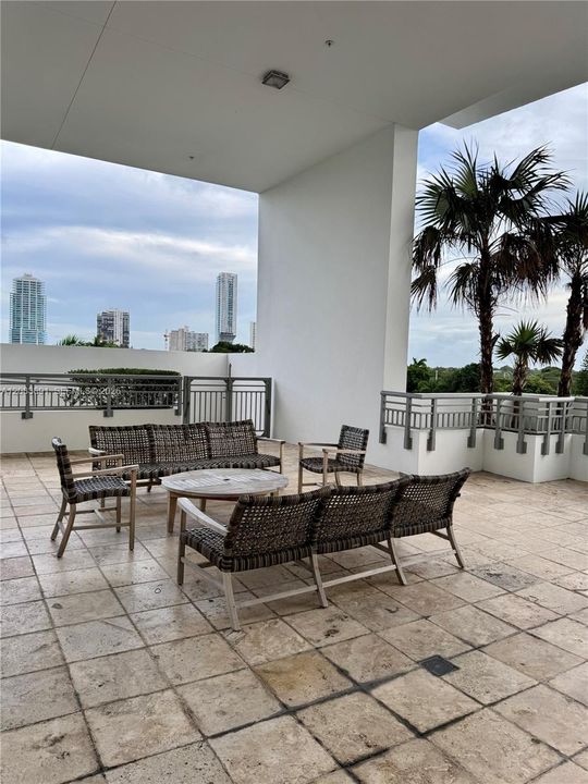For Rent: $3,700 (2 beds, 2 baths, 1024 Square Feet)