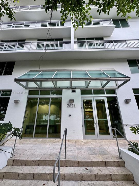For Rent: $3,700 (2 beds, 2 baths, 1024 Square Feet)