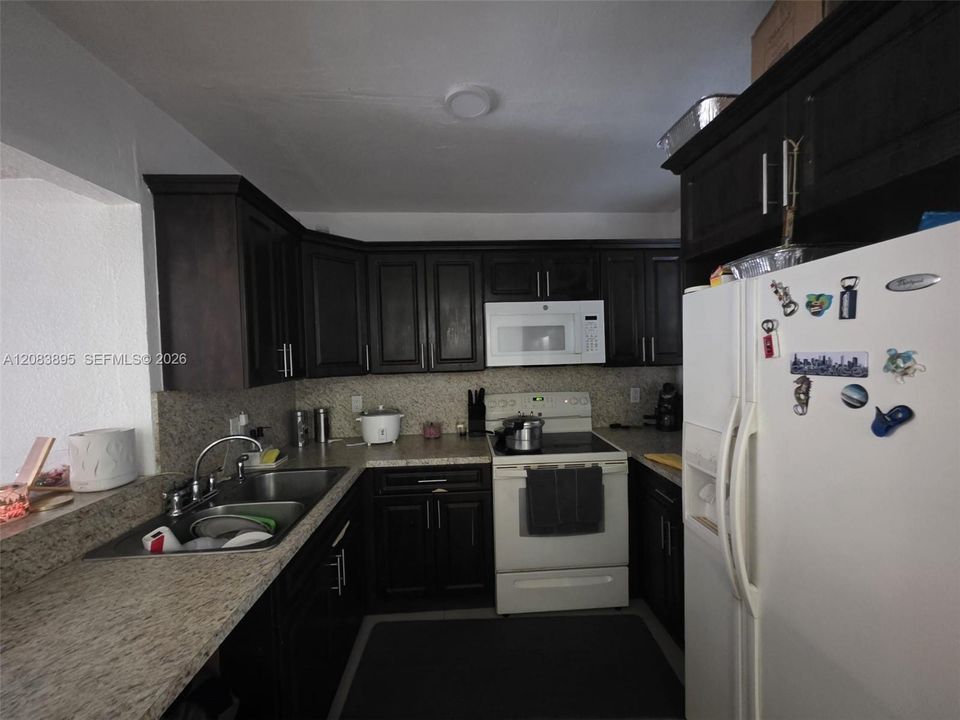 Active With Contract: $2,190 (3 beds, 2 baths, 1020 Square Feet)
