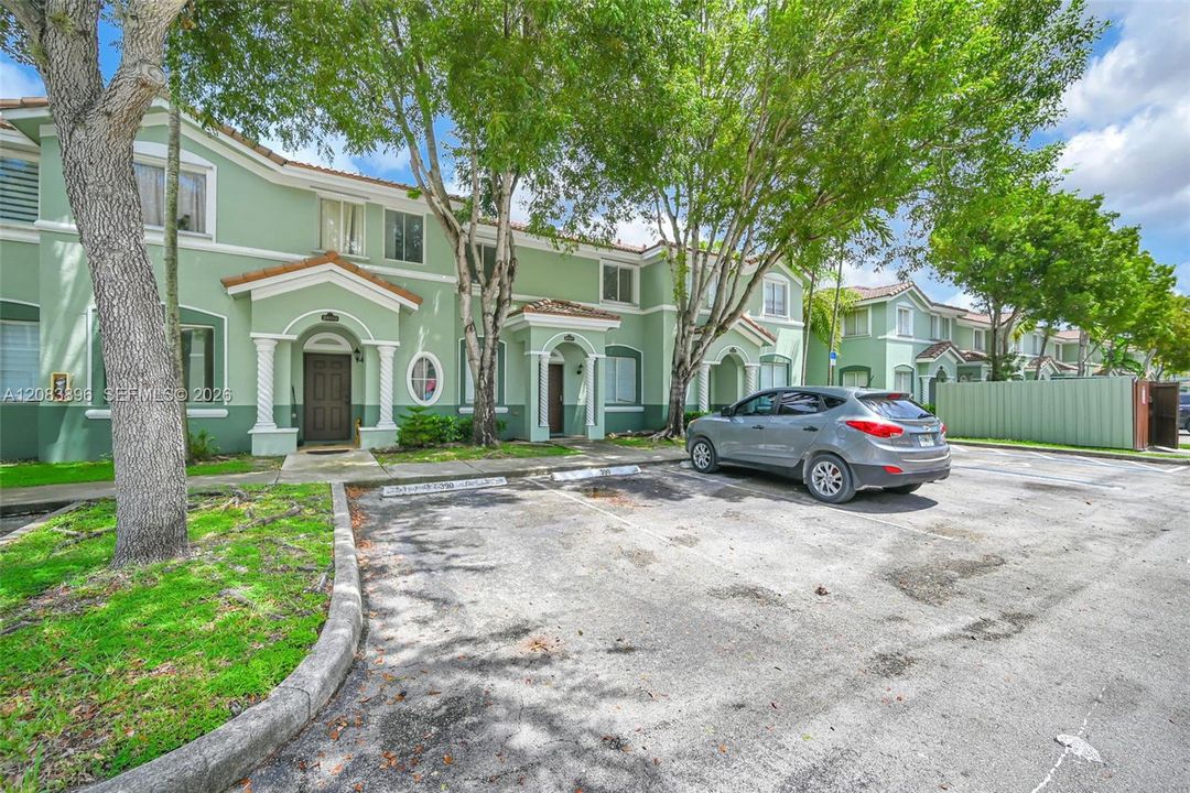 For Sale: $255,000 (3 beds, 2 baths, 1302 Square Feet)