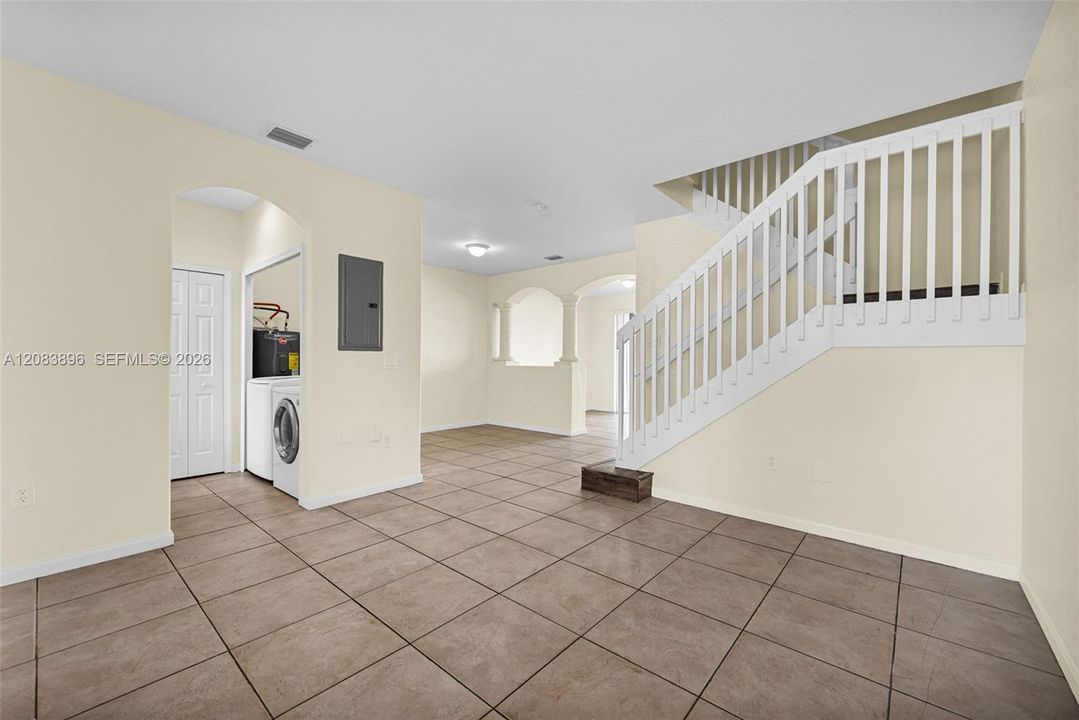 For Sale: $255,000 (3 beds, 2 baths, 1302 Square Feet)