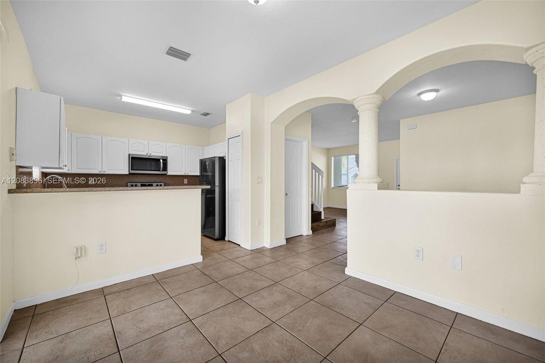 For Sale: $255,000 (3 beds, 2 baths, 1302 Square Feet)