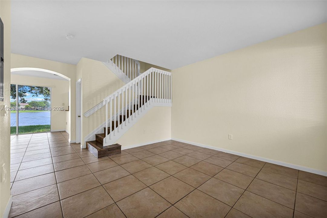 For Sale: $255,000 (3 beds, 2 baths, 1302 Square Feet)