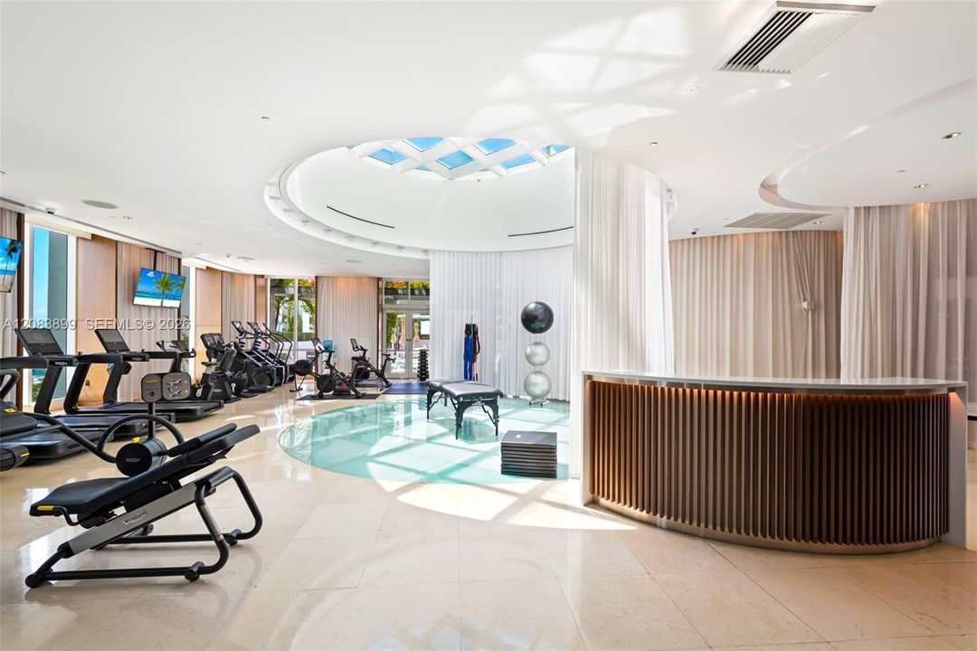 For Sale: $995,000 (1 beds, 1 baths, 851 Square Feet)
