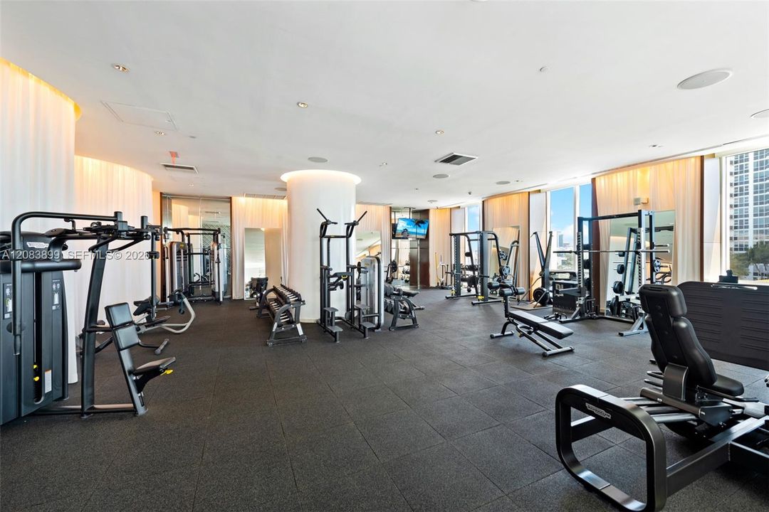 For Sale: $995,000 (1 beds, 1 baths, 851 Square Feet)