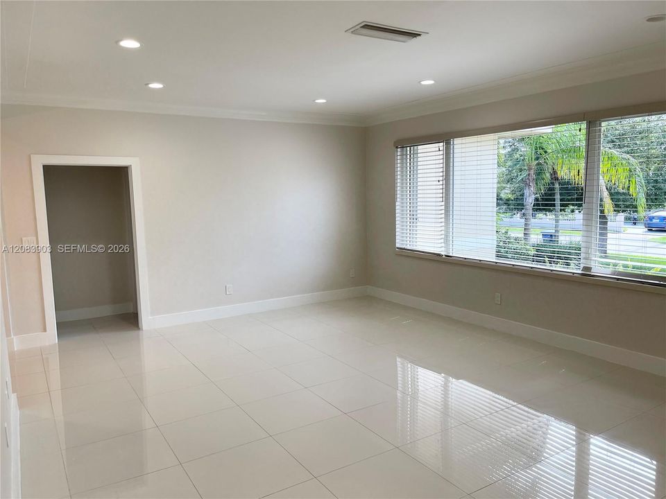 For Rent: $13,750 (3 beds, 4 baths, 2873 Square Feet)