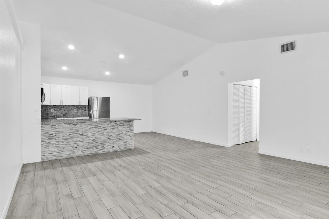 13900 Folkestone Cir, Wellington -8