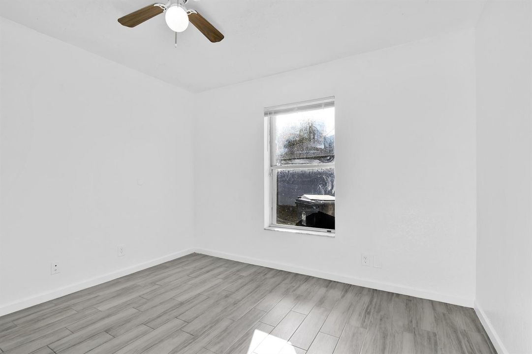 13900 Folkestone Cir, Wellington -32