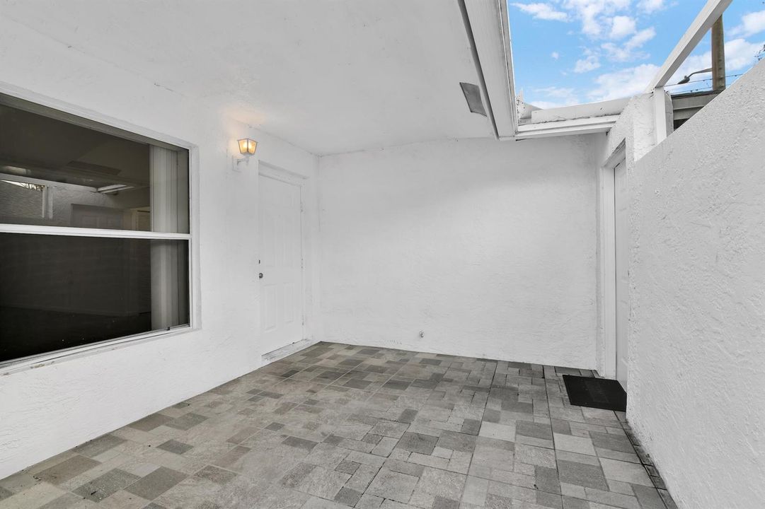 13900 Folkestone Cir, Wellington -5
