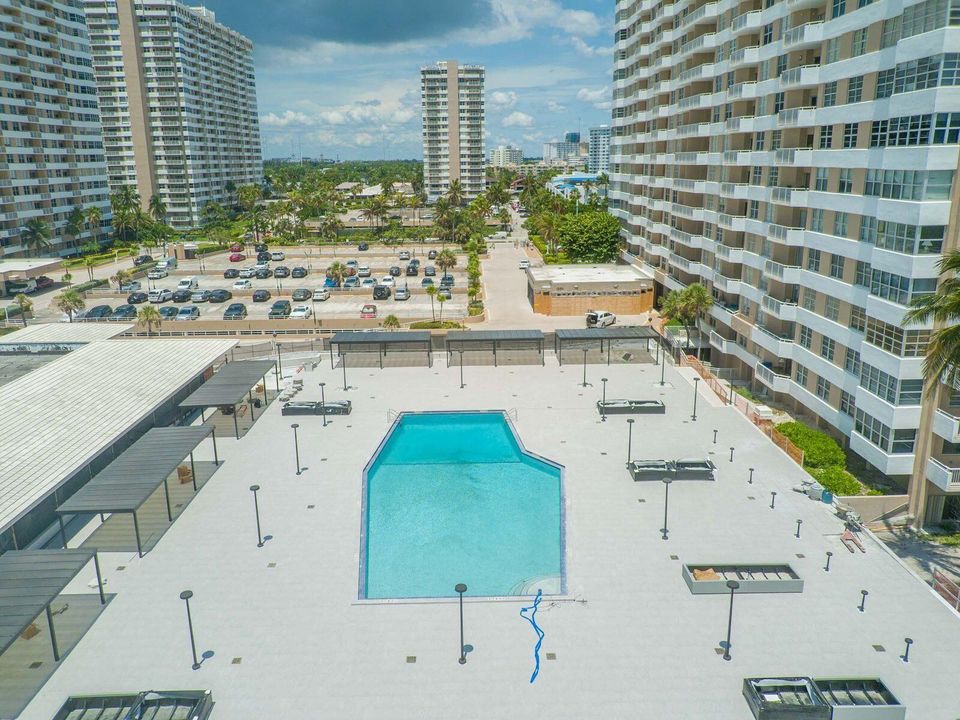 6G ON HEMI PP42 POOL PK LOT OCEAN SIDE