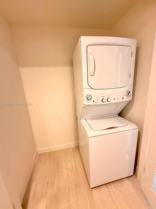 В аренду: $7,000 (2 спален, 2 ванн, 0 Квадратных фут)