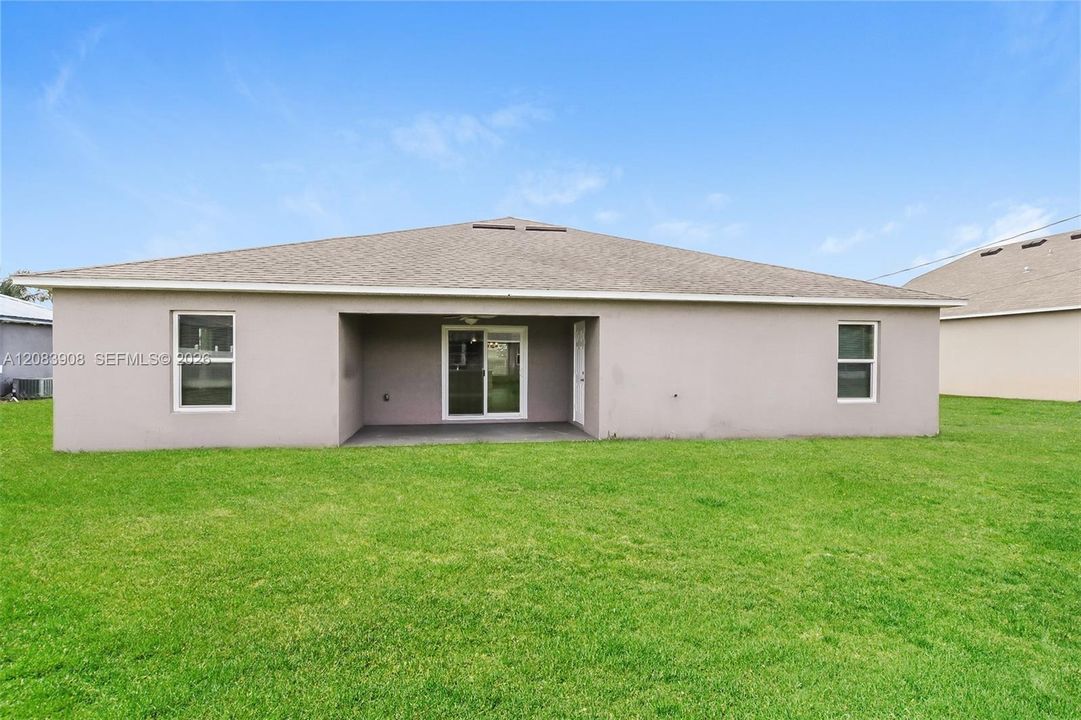 For Rent: $2,590 (4 beds, 2 baths, 2106 Square Feet)
